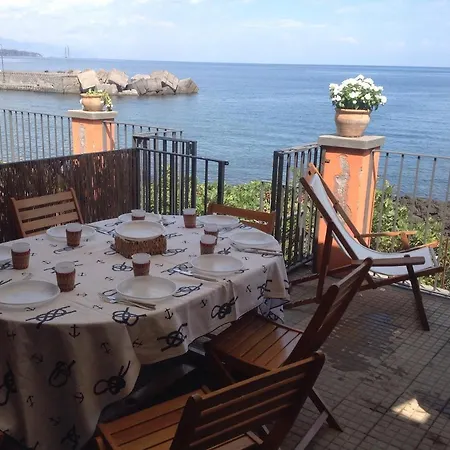 Casa Agata Sea View Ferienhaus *